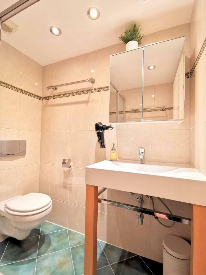 Gastein By Rockchair Apartments L Superhost Status L 2 Bedrooms Boxspringbeds 1,5 Bathrooms - Cozy Family & Business Flair Welcomes You! Berlin Bagian luar foto